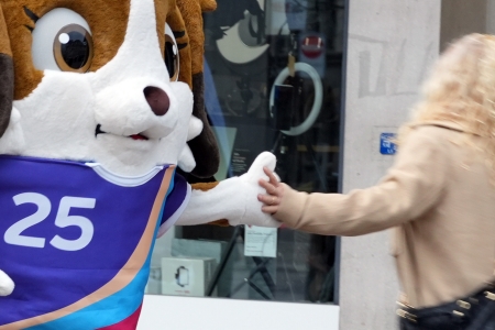 Maskottchen Maddli Frauenfussball-EM 2025